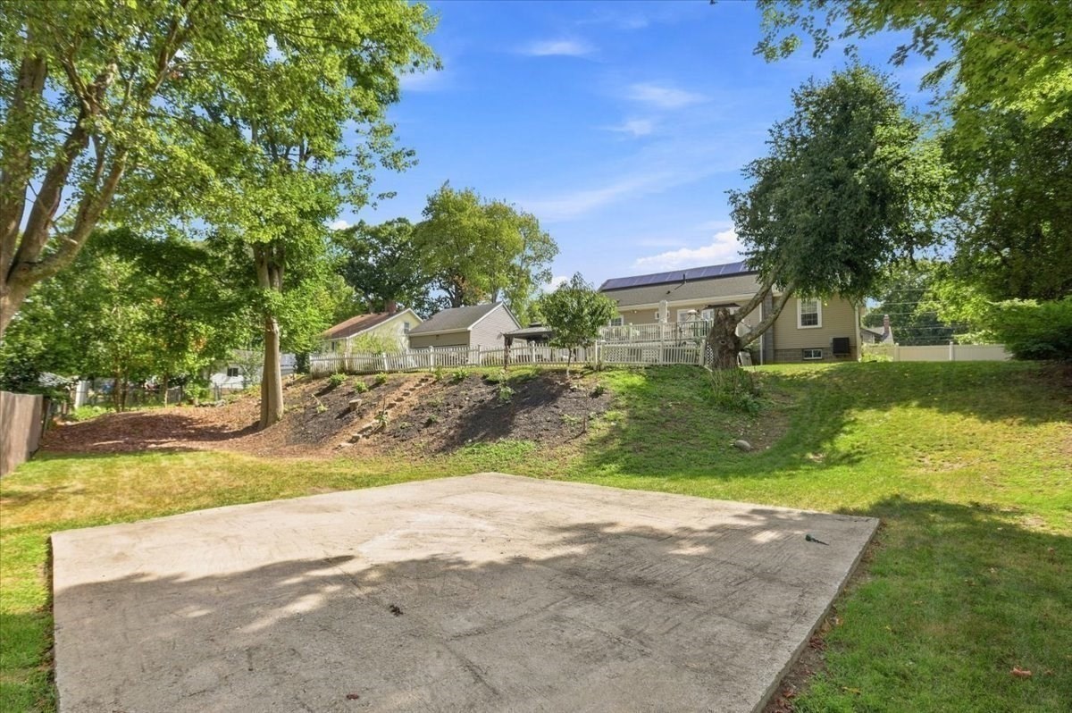 234 Allen St. Property Photo 42