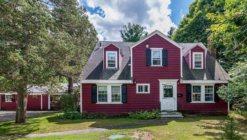 1248 Pleasant St Property Photo 1