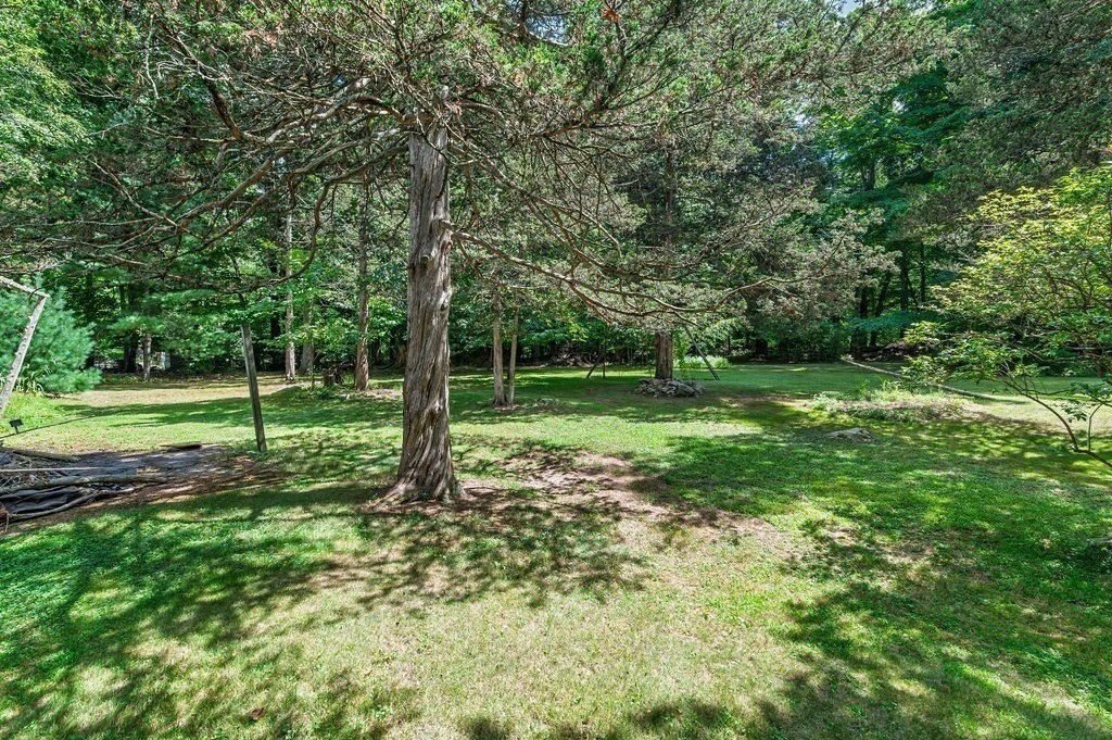 1248 Pleasant St Property Photo 5