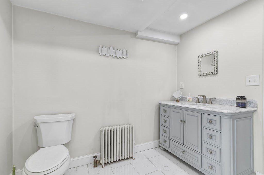 1248 Pleasant St Property Photo 22