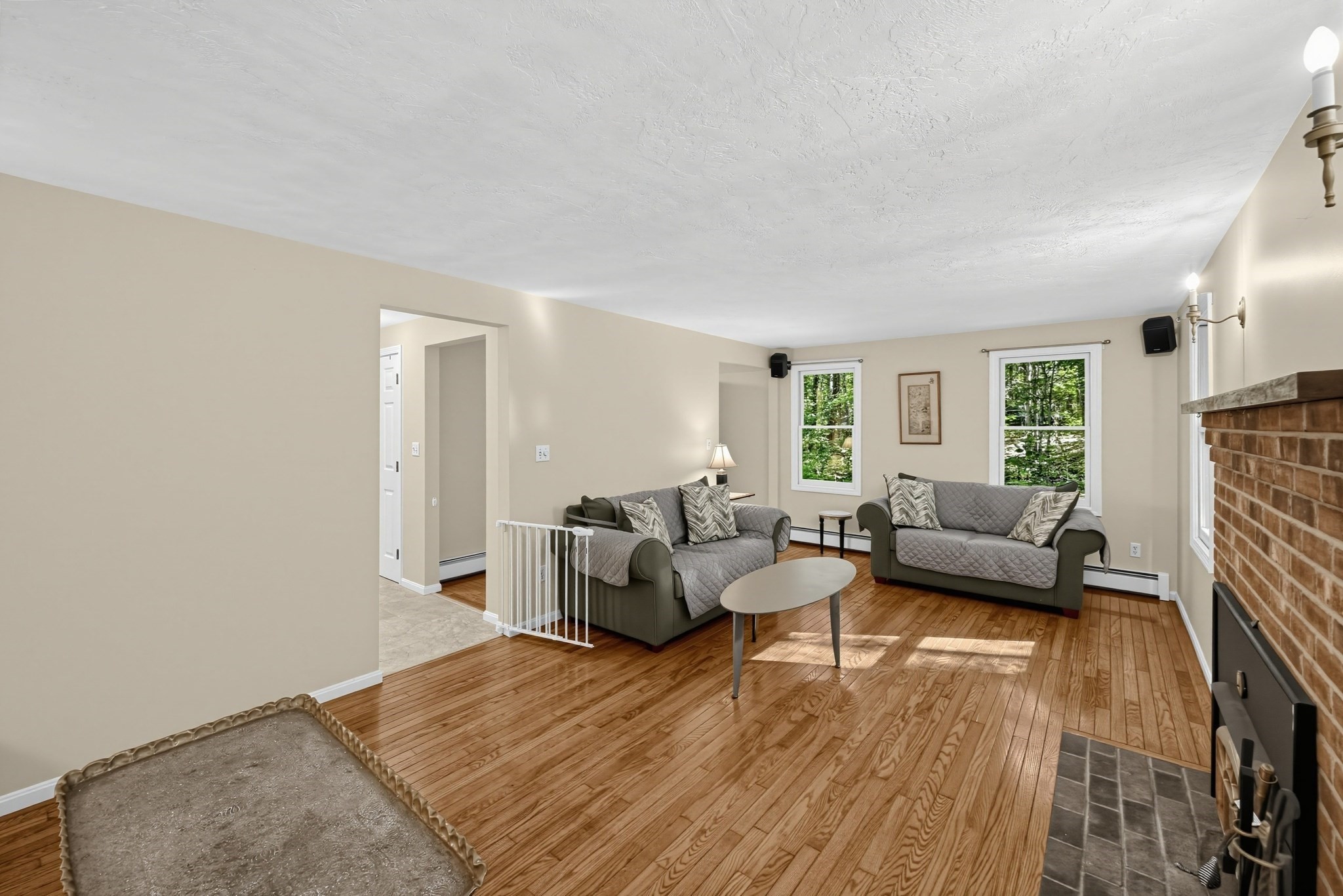 6 Woodview Dr Property Photo 4