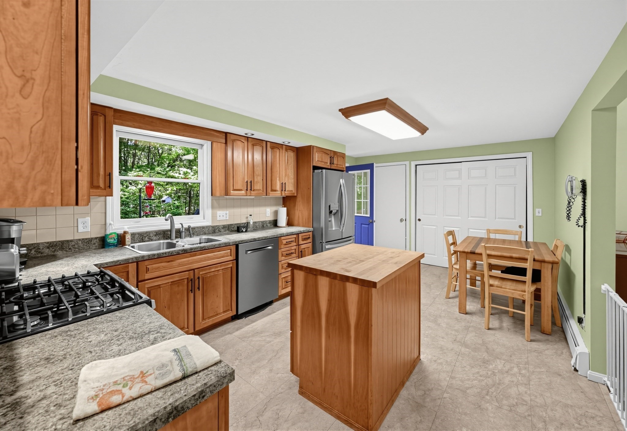 6 Woodview Dr Property Photo 7