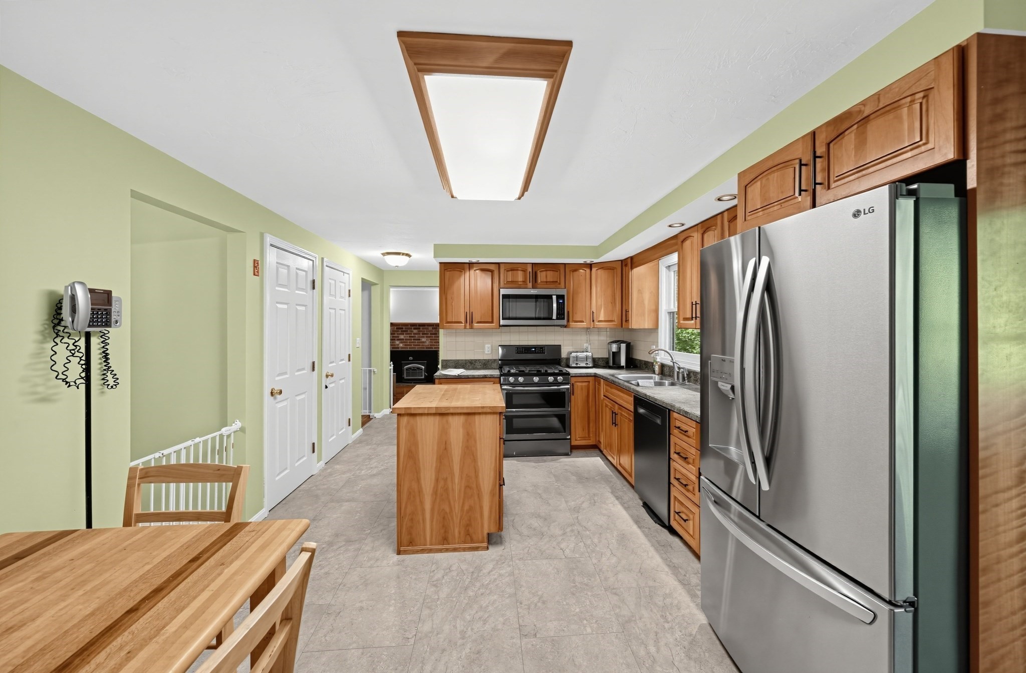 6 Woodview Dr Property Photo 9