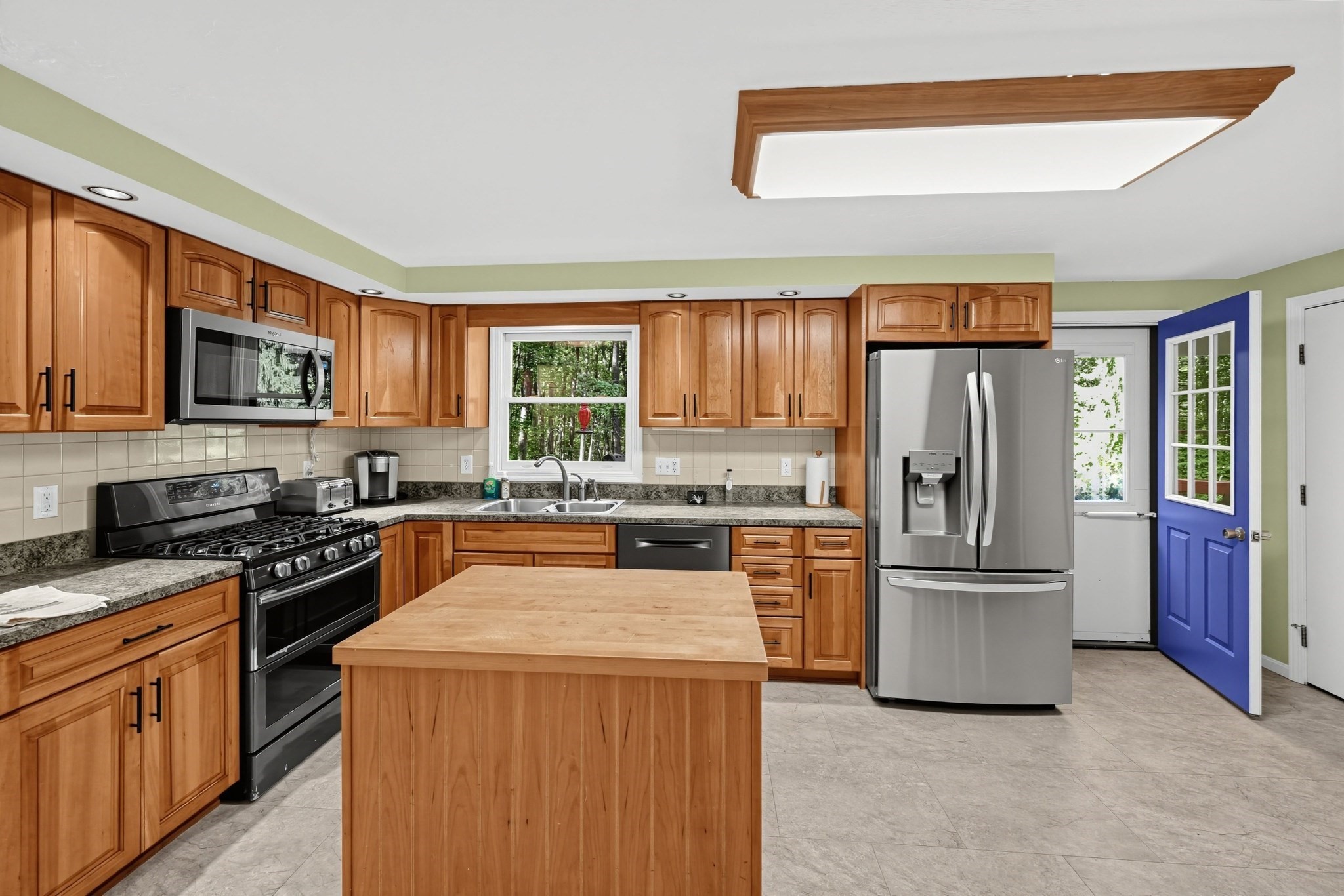 6 Woodview Dr Property Photo 10