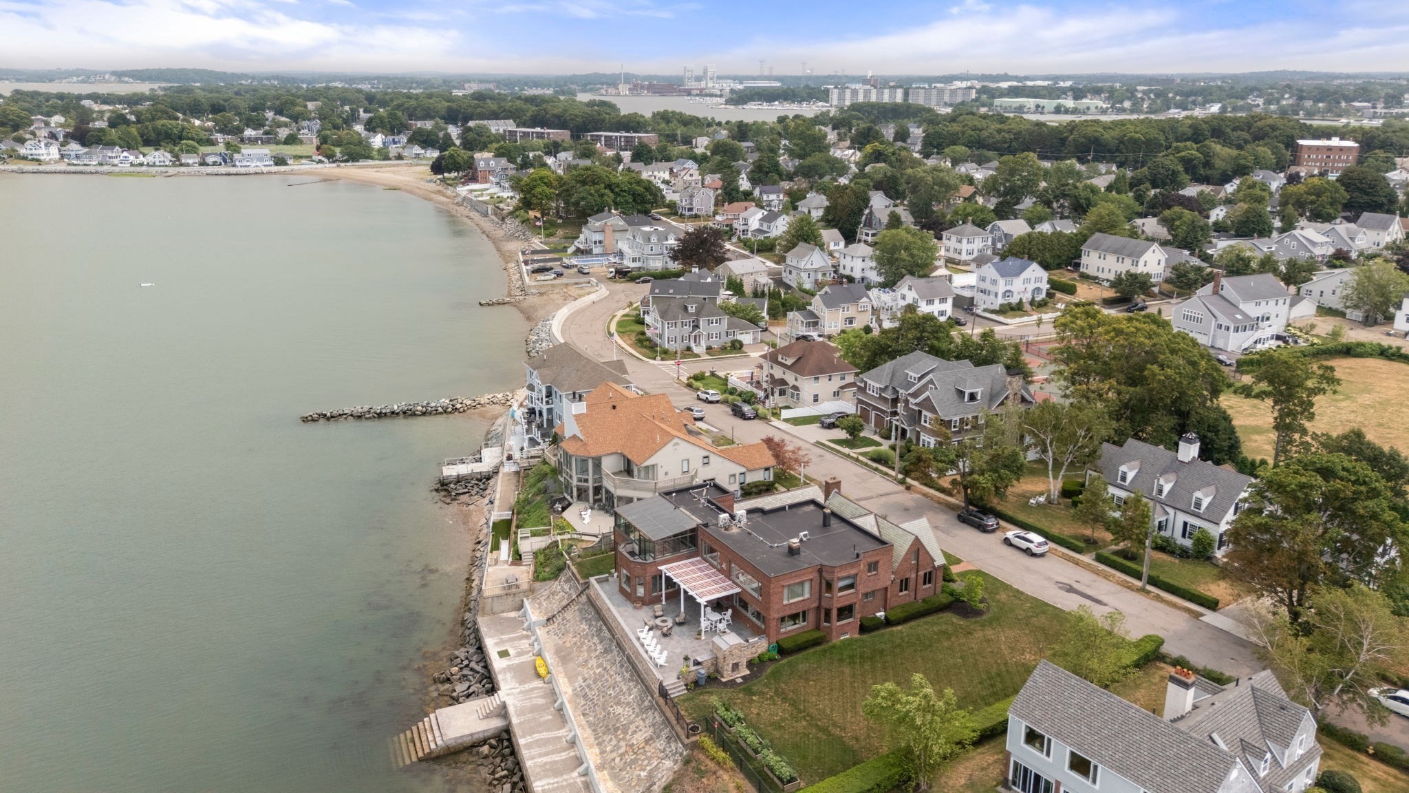 128 Shore Ave Property Photo 6