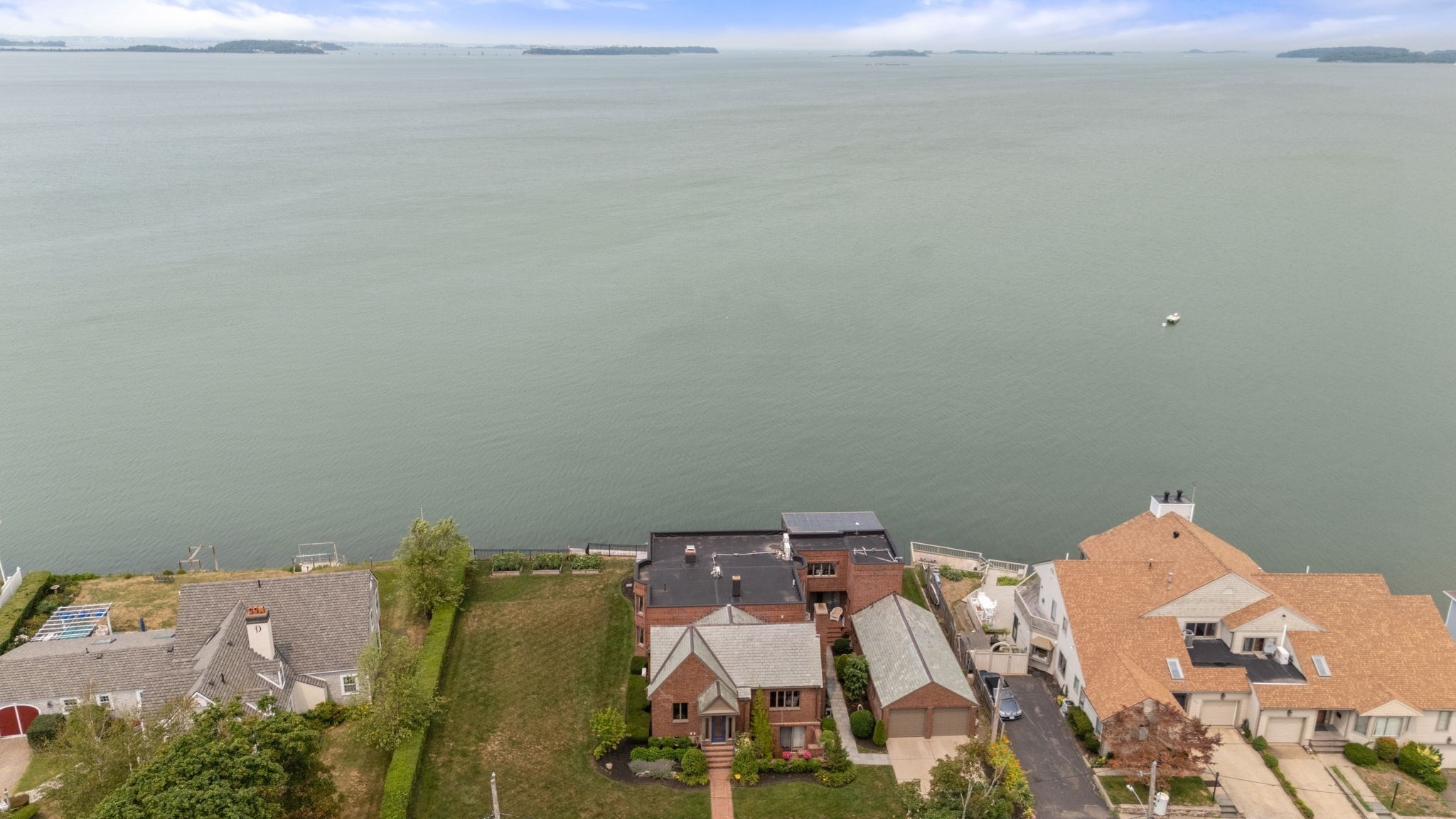 128 Shore Ave Property Photo 7