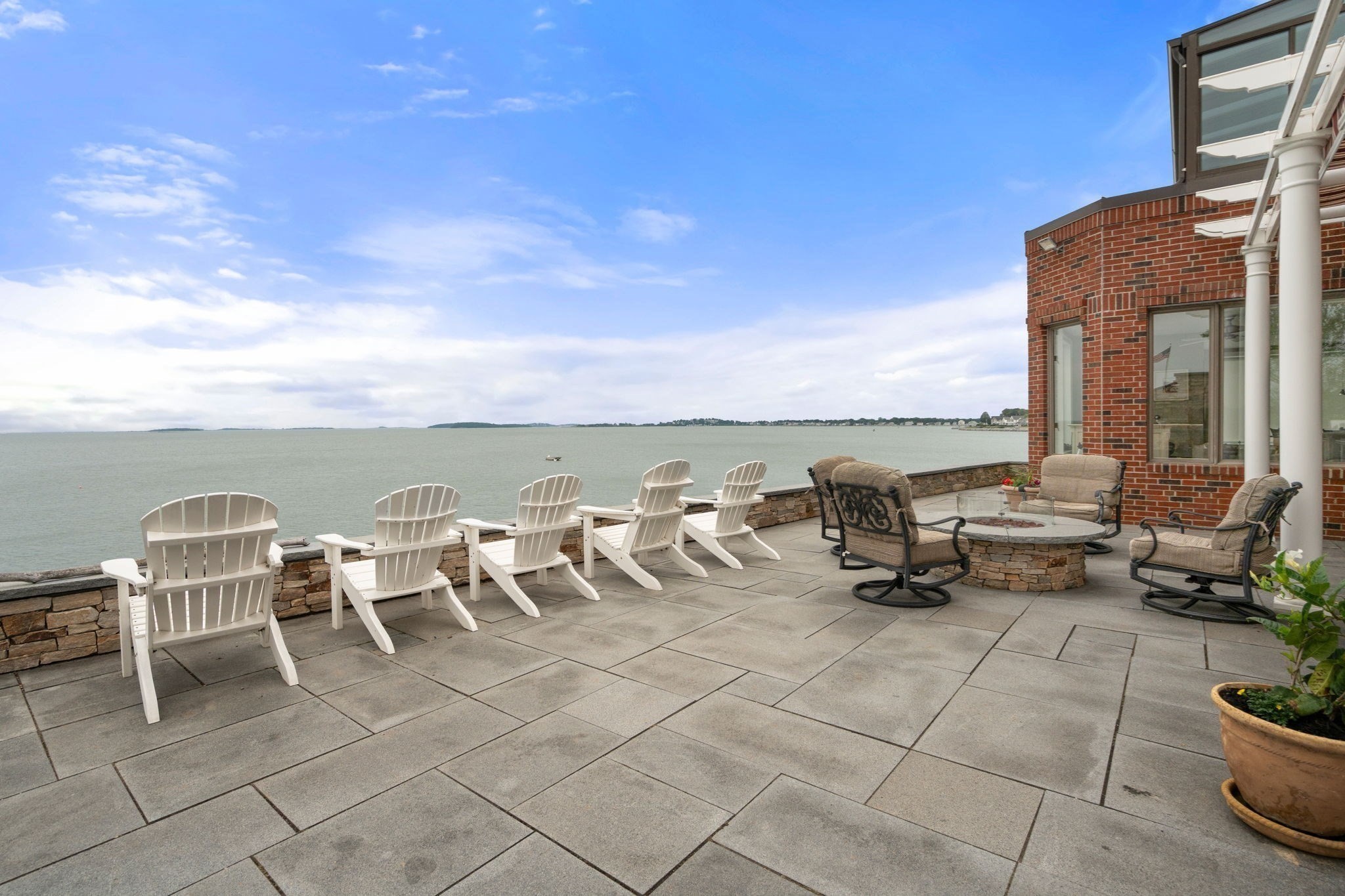 128 Shore Ave Property Photo 11