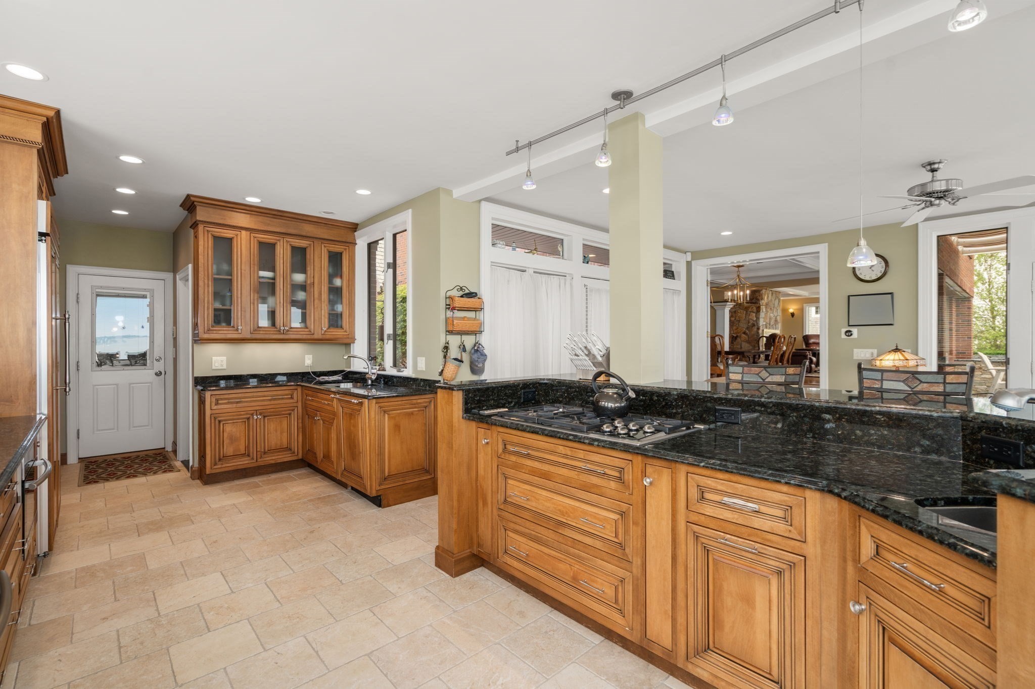128 Shore Ave Property Photo 15