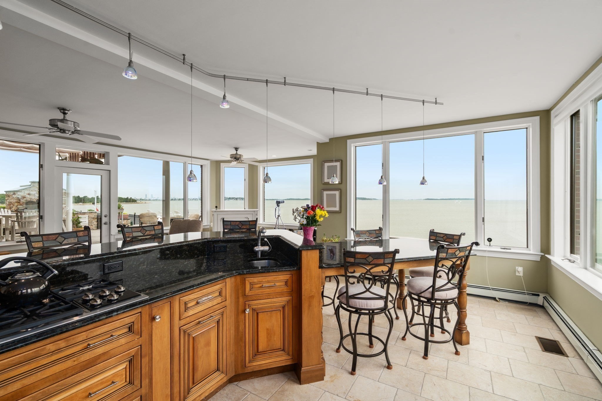 128 Shore Ave Property Photo 16