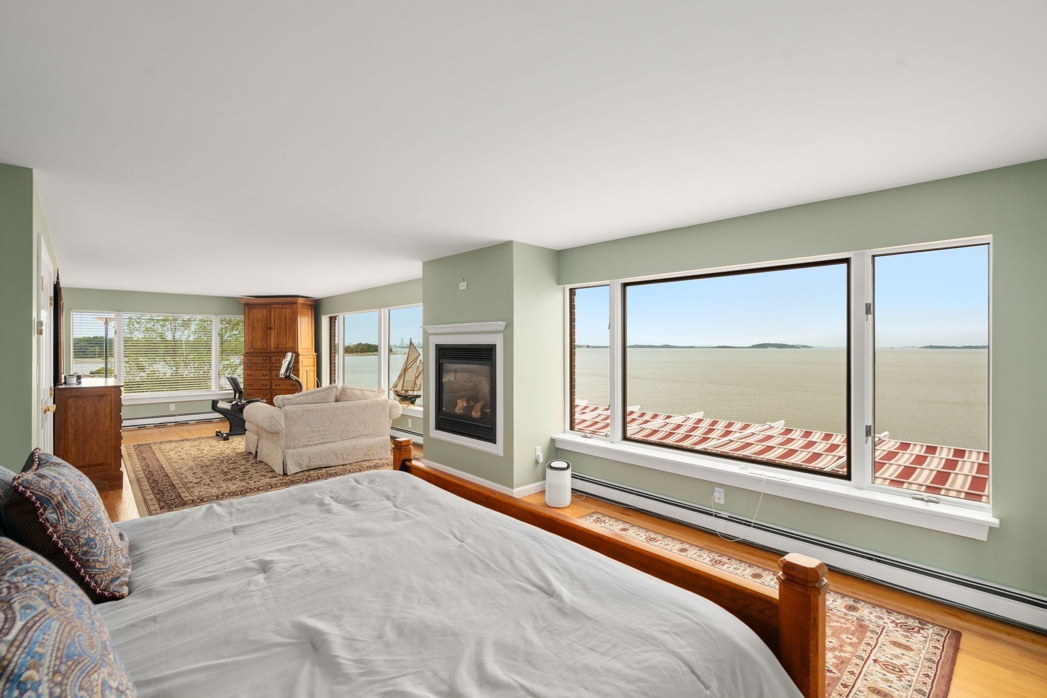 128 Shore Ave Property Photo 28