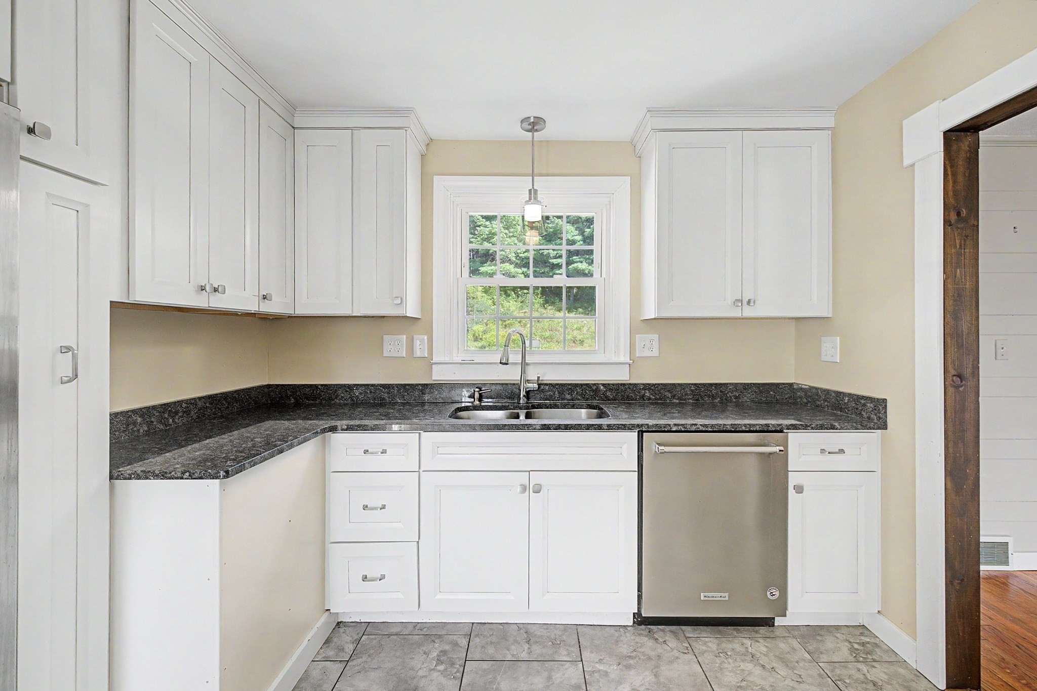 1161 E Mountain Rd Property Photo 2