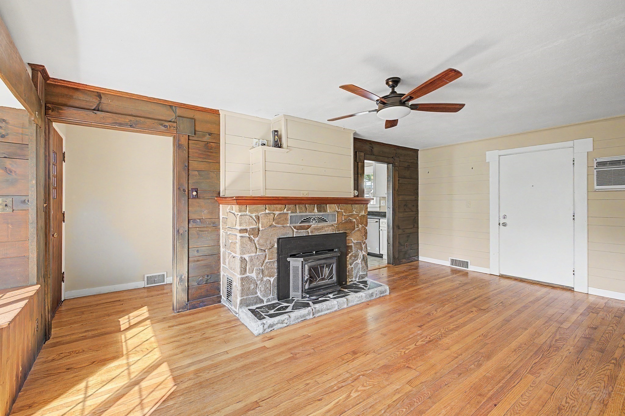1161 E Mountain Rd Property Photo 5