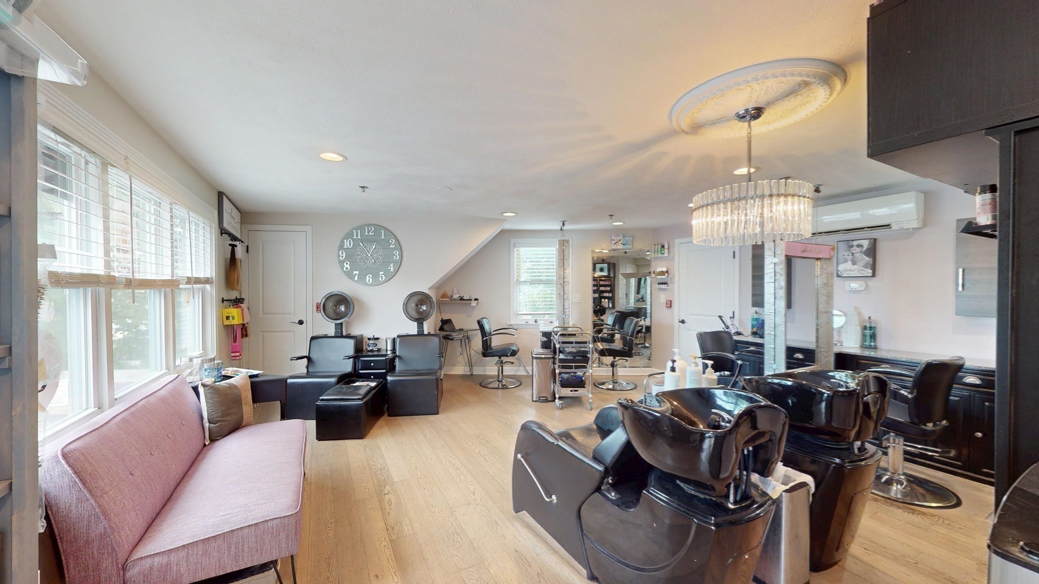 400 Main Property Photo 32