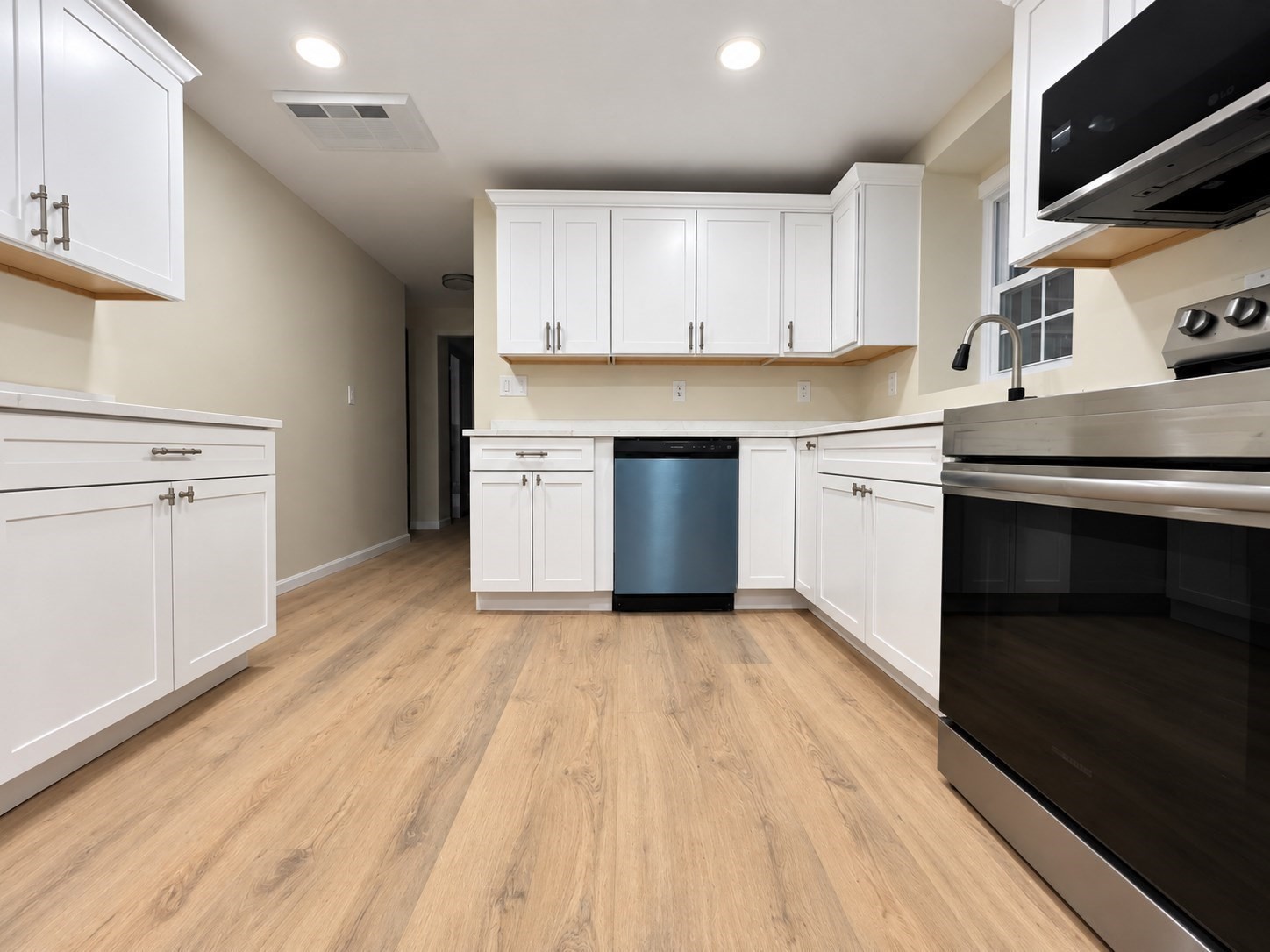 8 Birch Ln # A Property Photo 3
