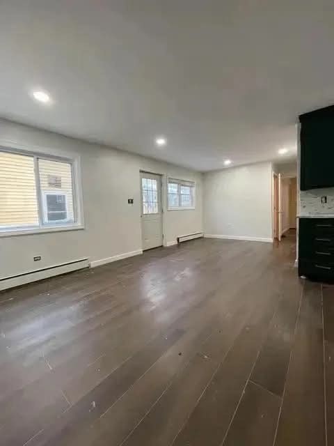 904 Main St Property Photo 3