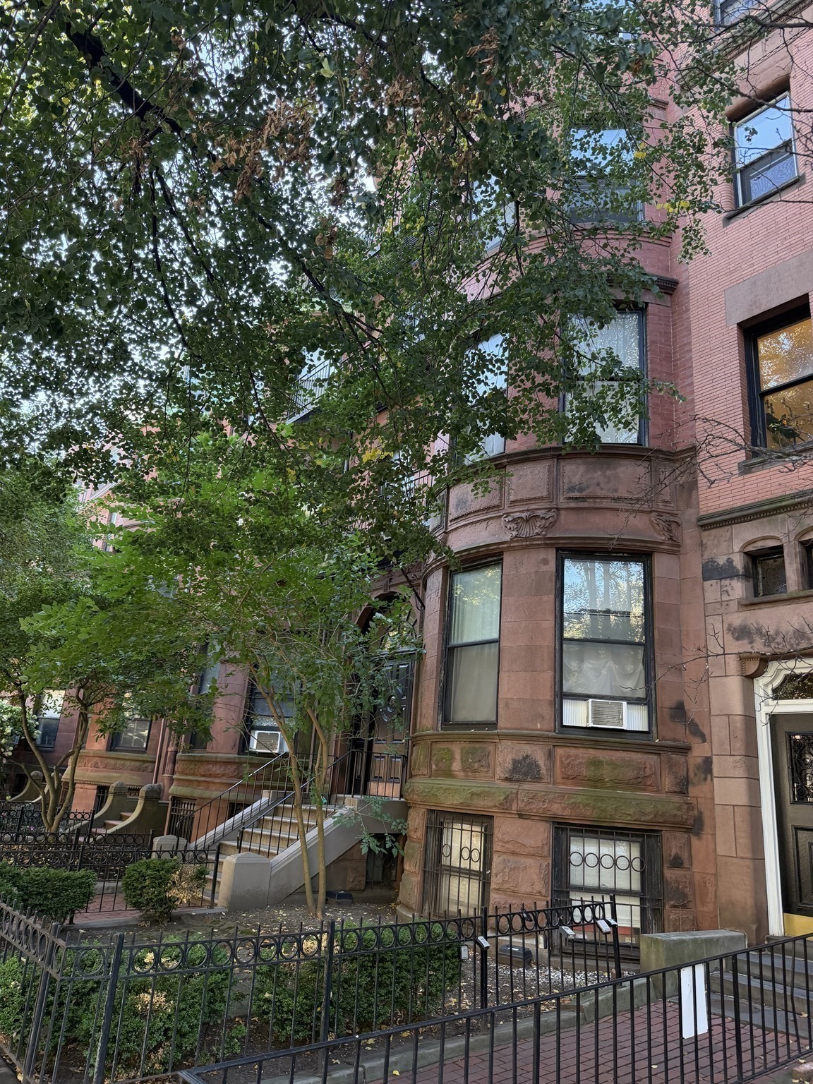 475 Beacon St Property Photo 3