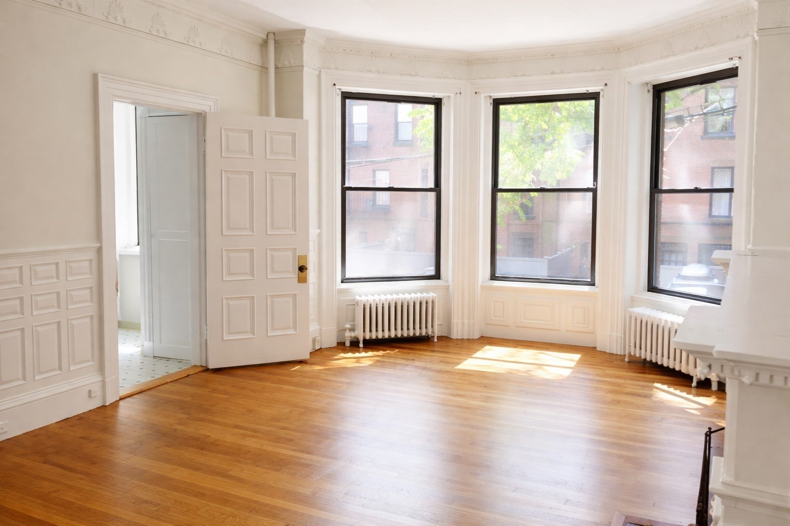 475 Beacon St Property Photo 5