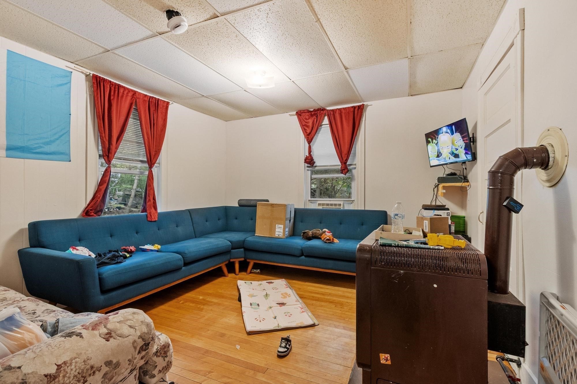 11 Nutting St Property Photo 15