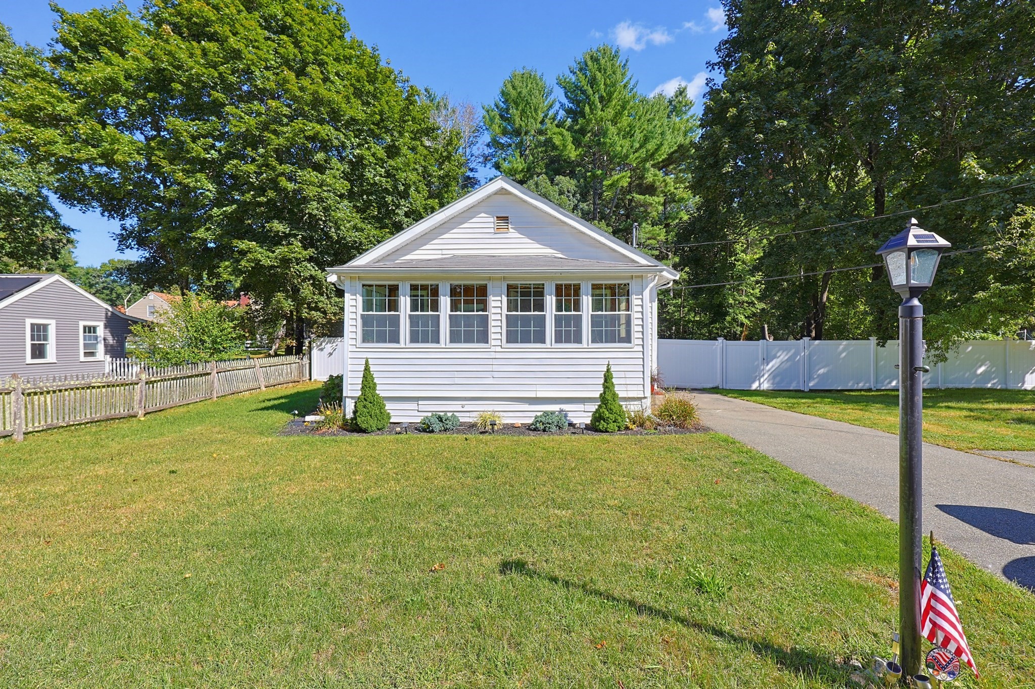 300 Cocasset St Property Photo 1