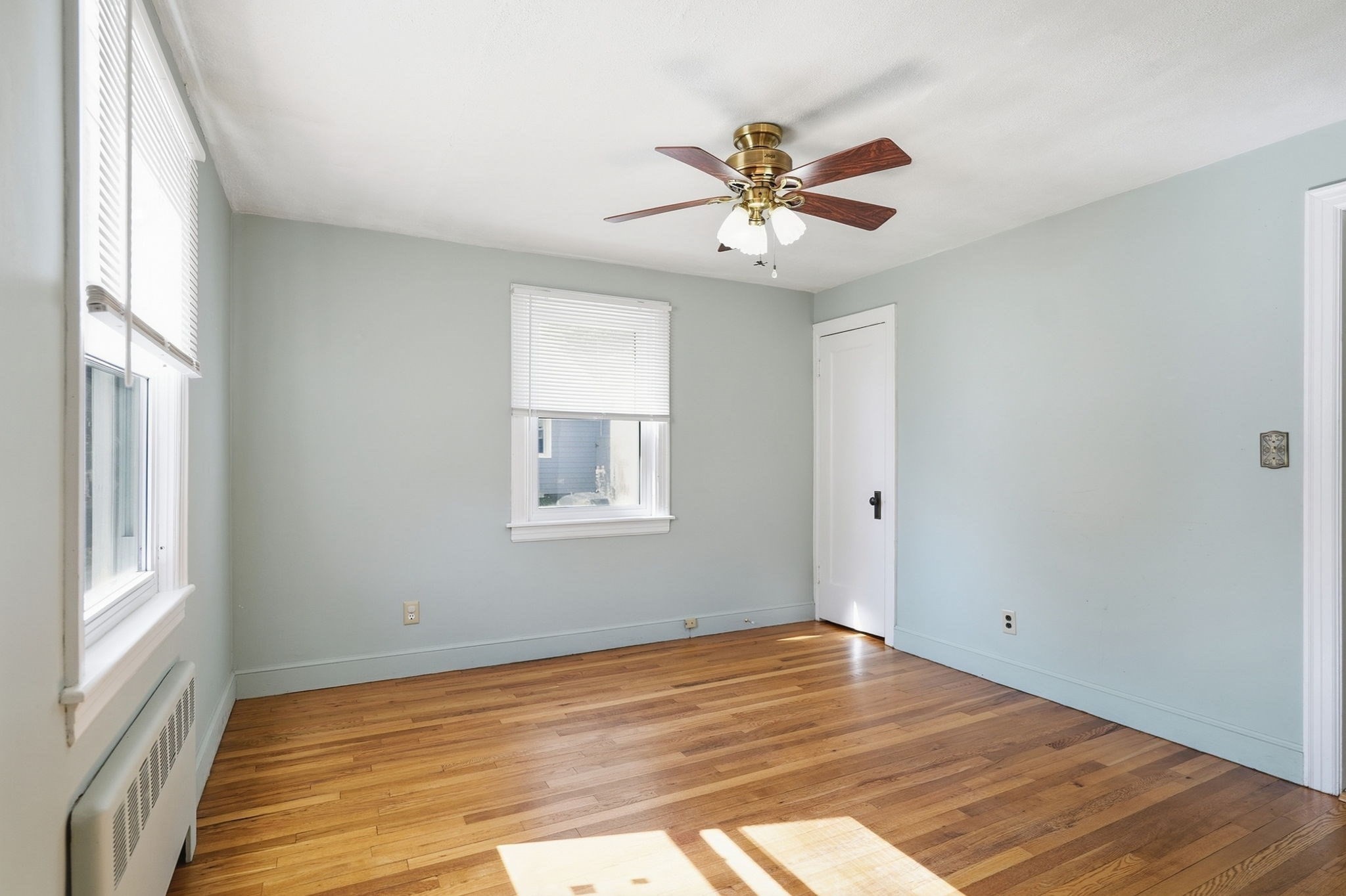 24 Grandview St Property Photo 6