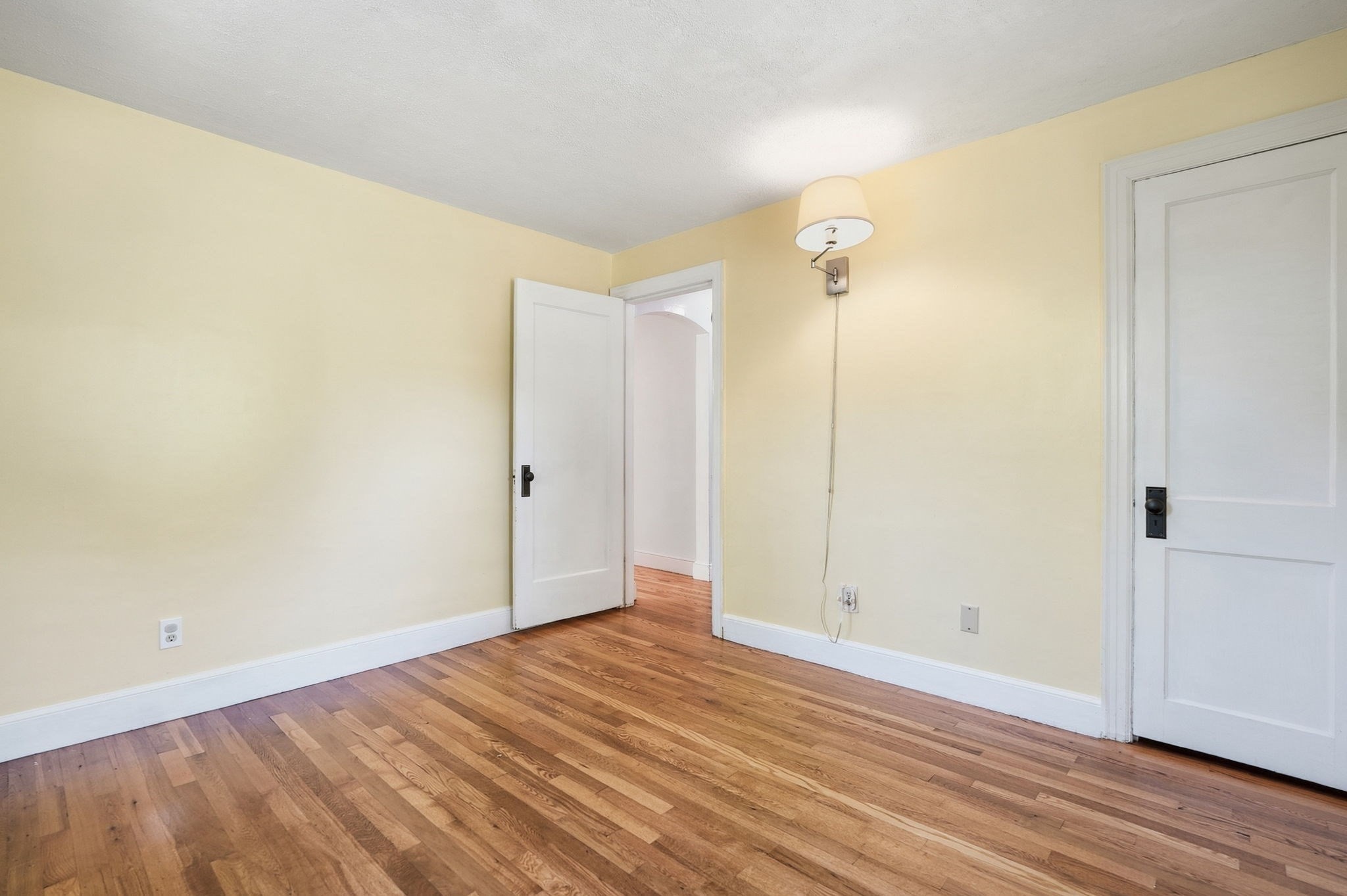 24 Grandview St Property Photo 8
