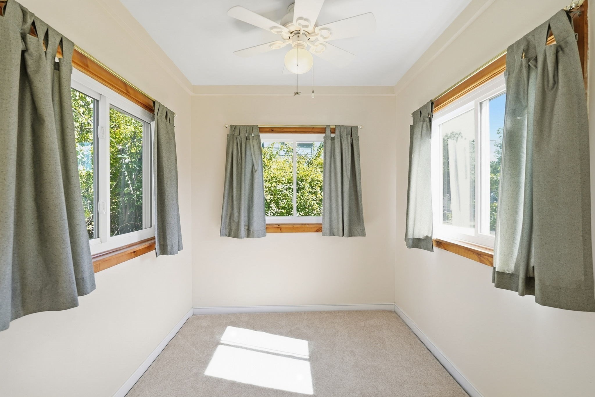 24 Grandview St Property Photo 12
