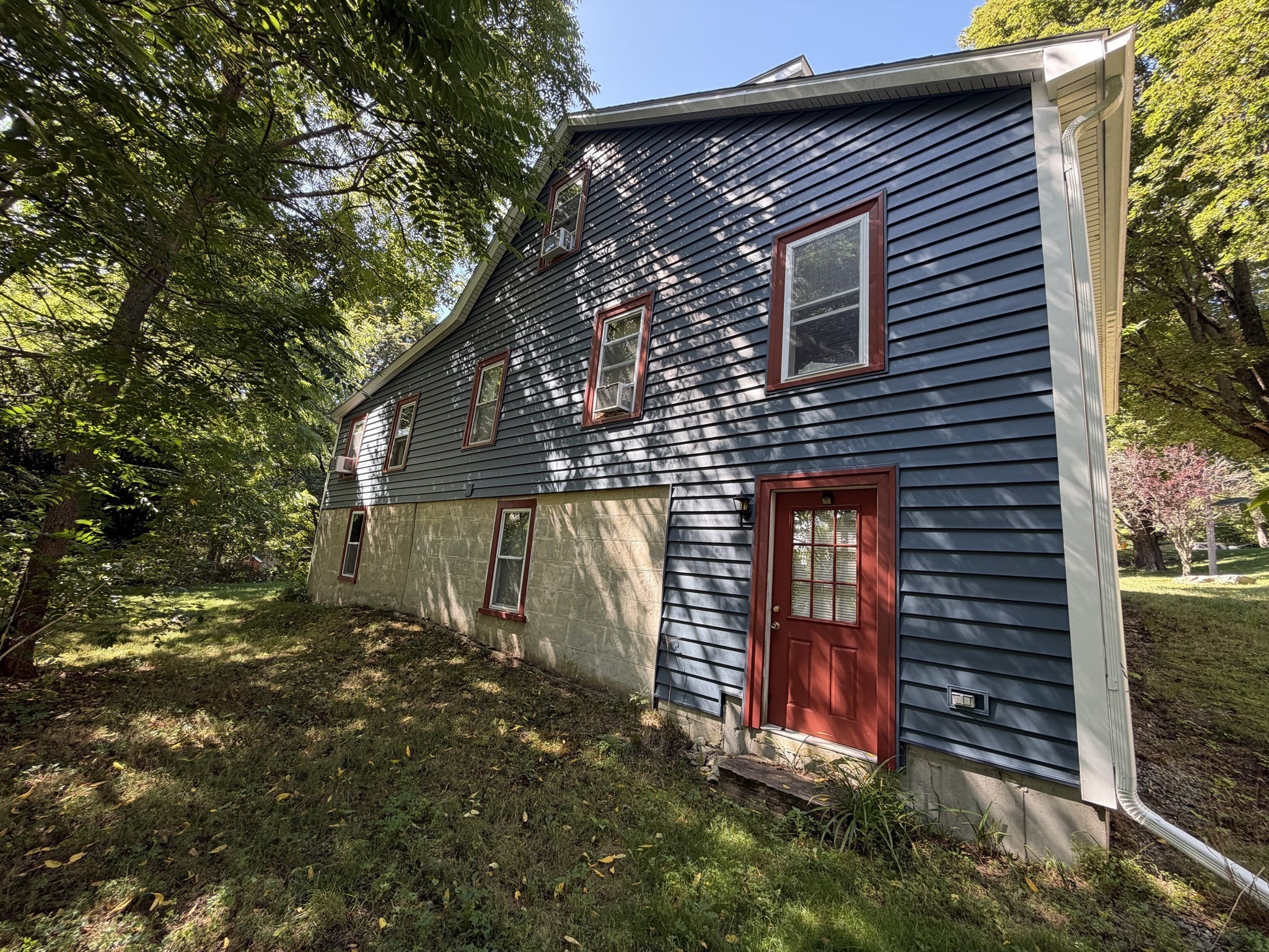 15 Warsaw Avenue Property Photo 2