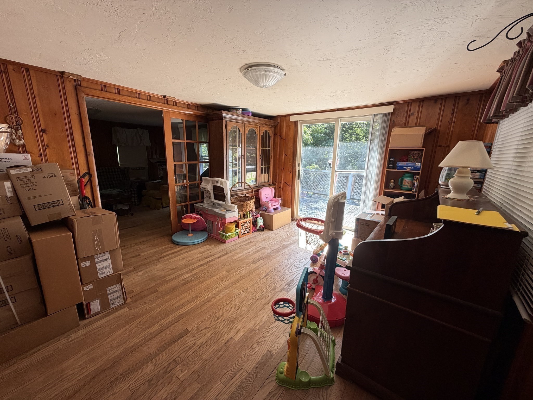 15 Warsaw Avenue Property Photo 8