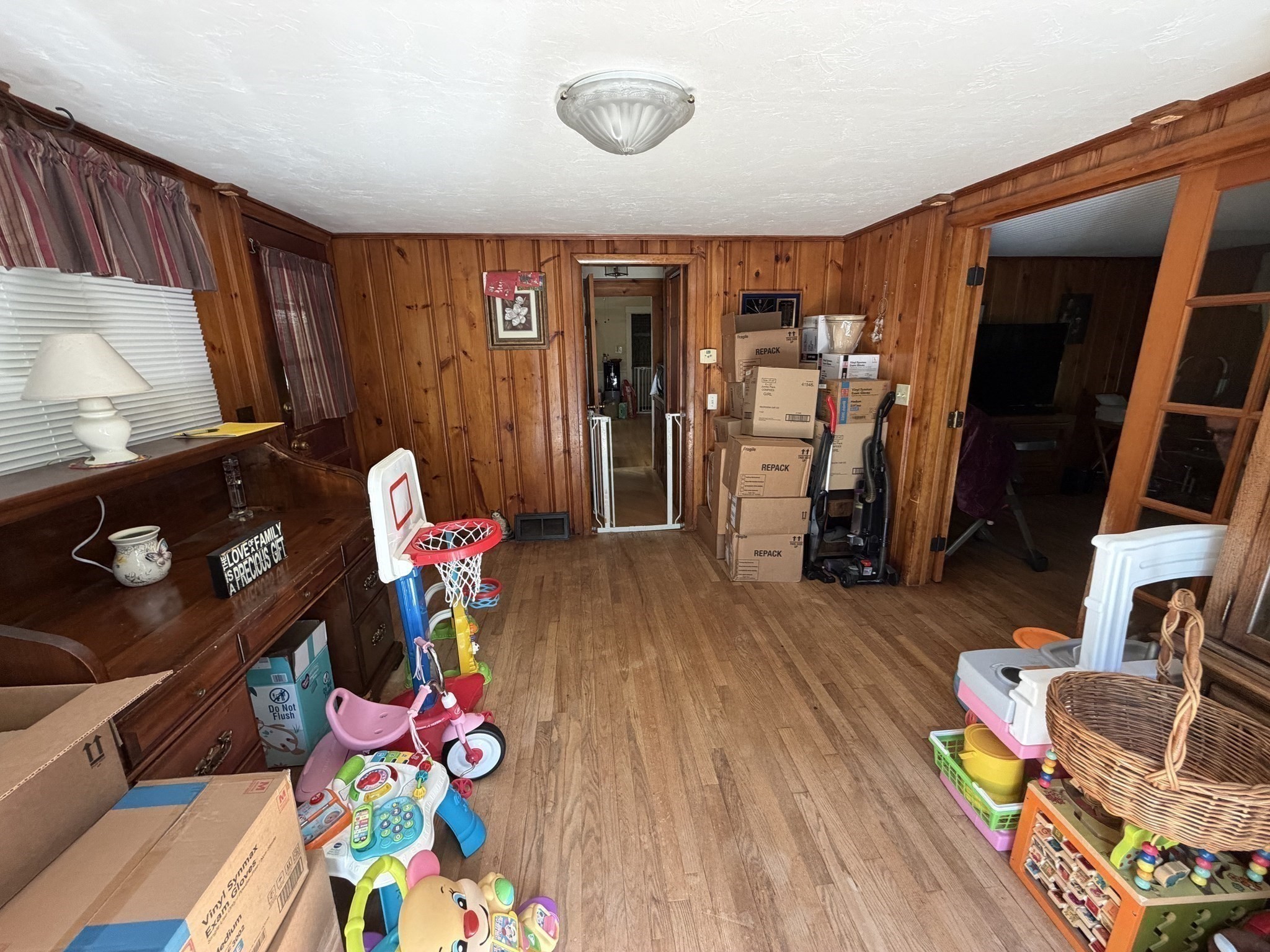 15 Warsaw Avenue Property Photo 10