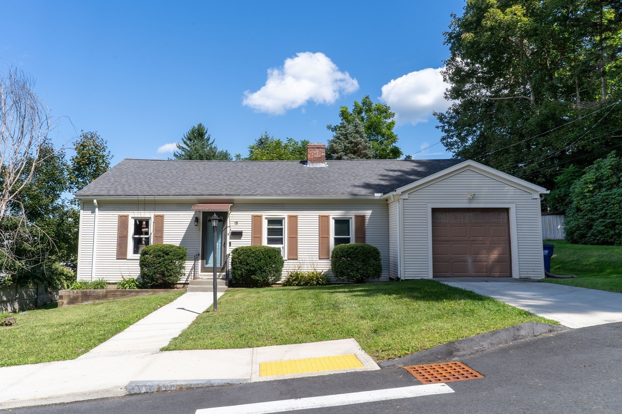 15 Maple Ter Property Photo 1