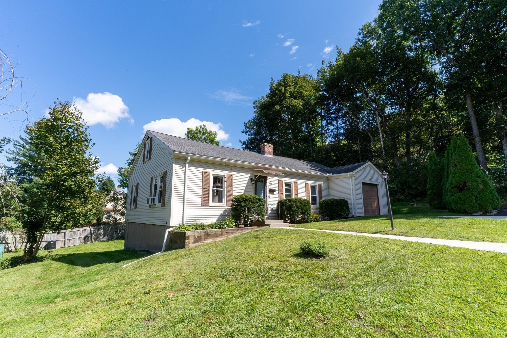 15 Maple Ter Property Photo 2