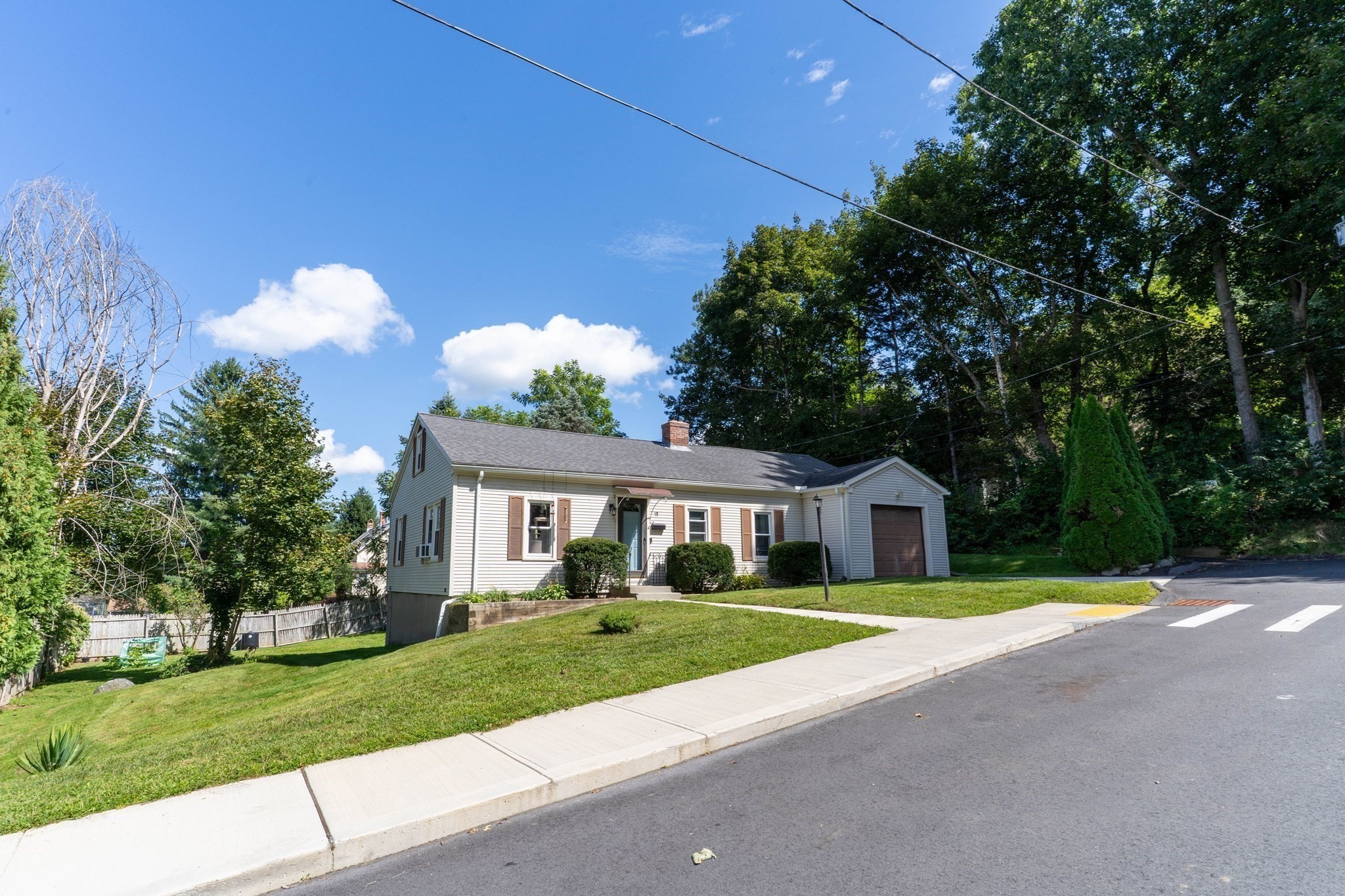 15 Maple Ter Property Photo 3