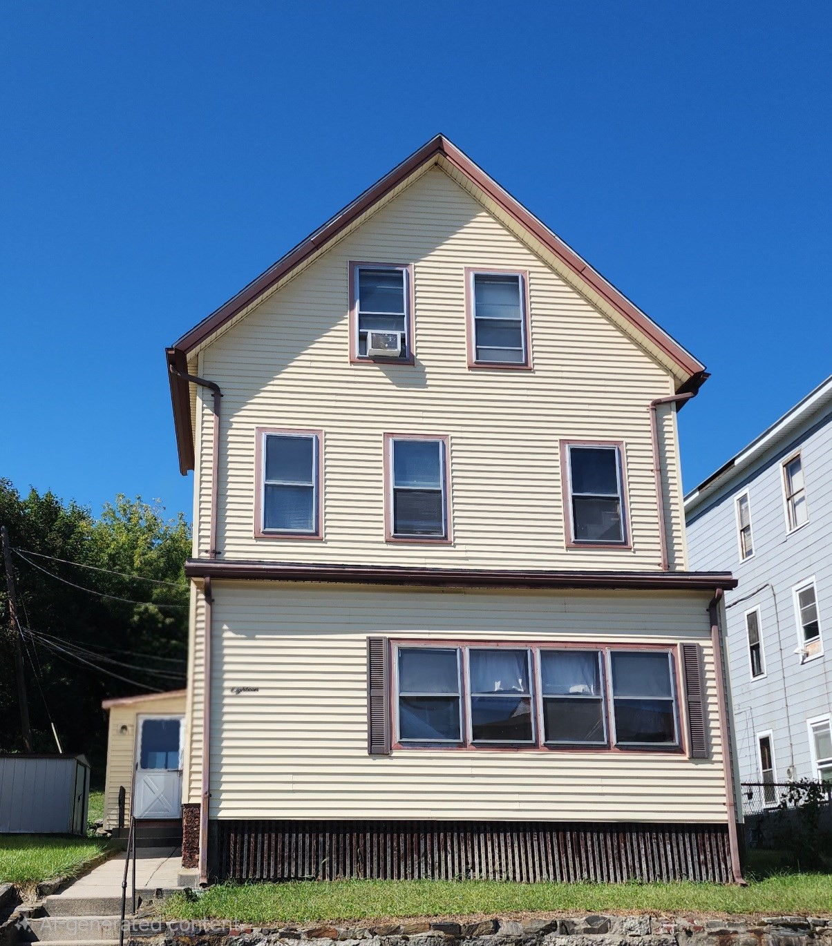 18 Maxwell St # 2 Property Photo 1