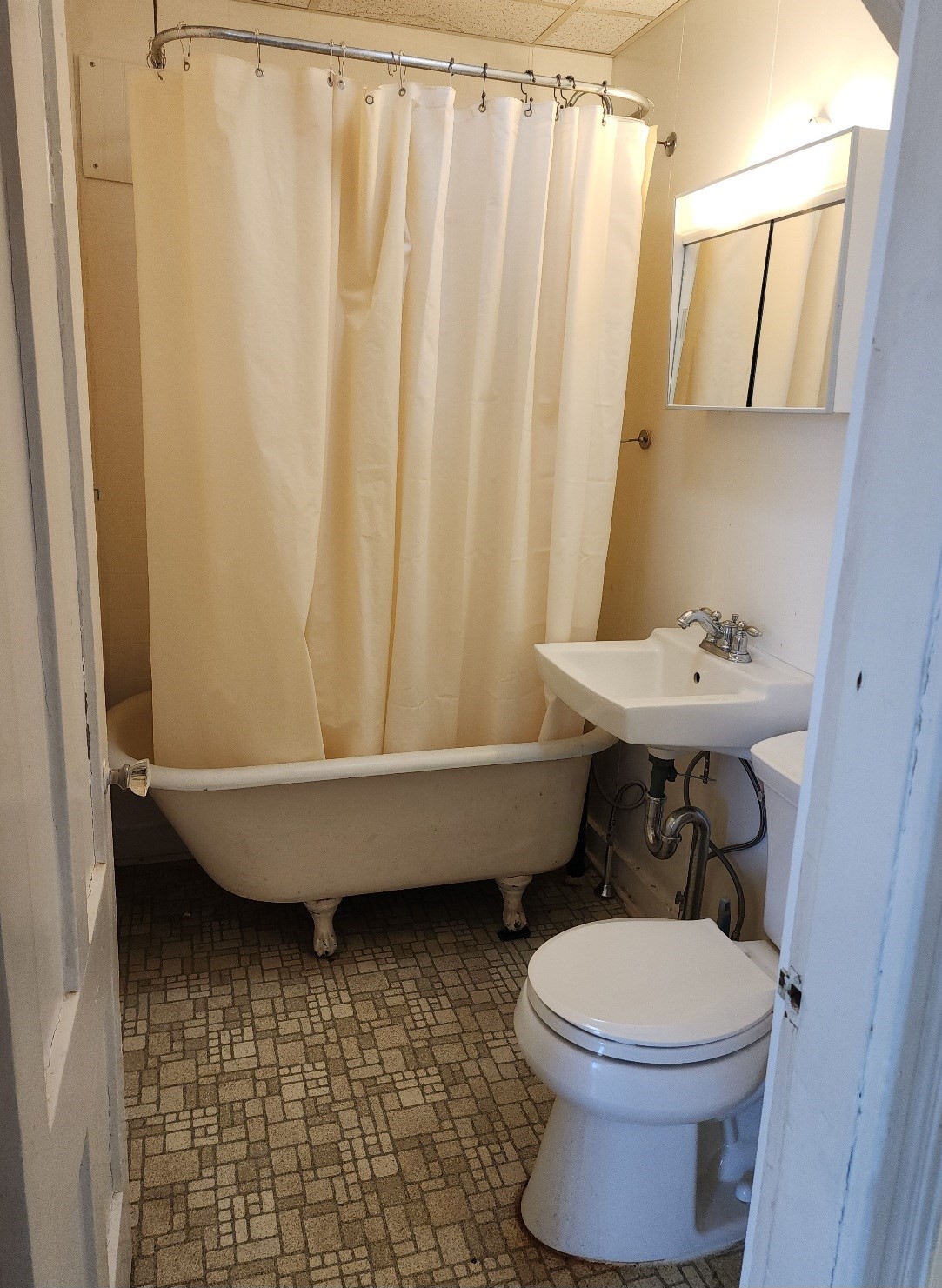 18 Maxwell St # 2 Property Photo 5