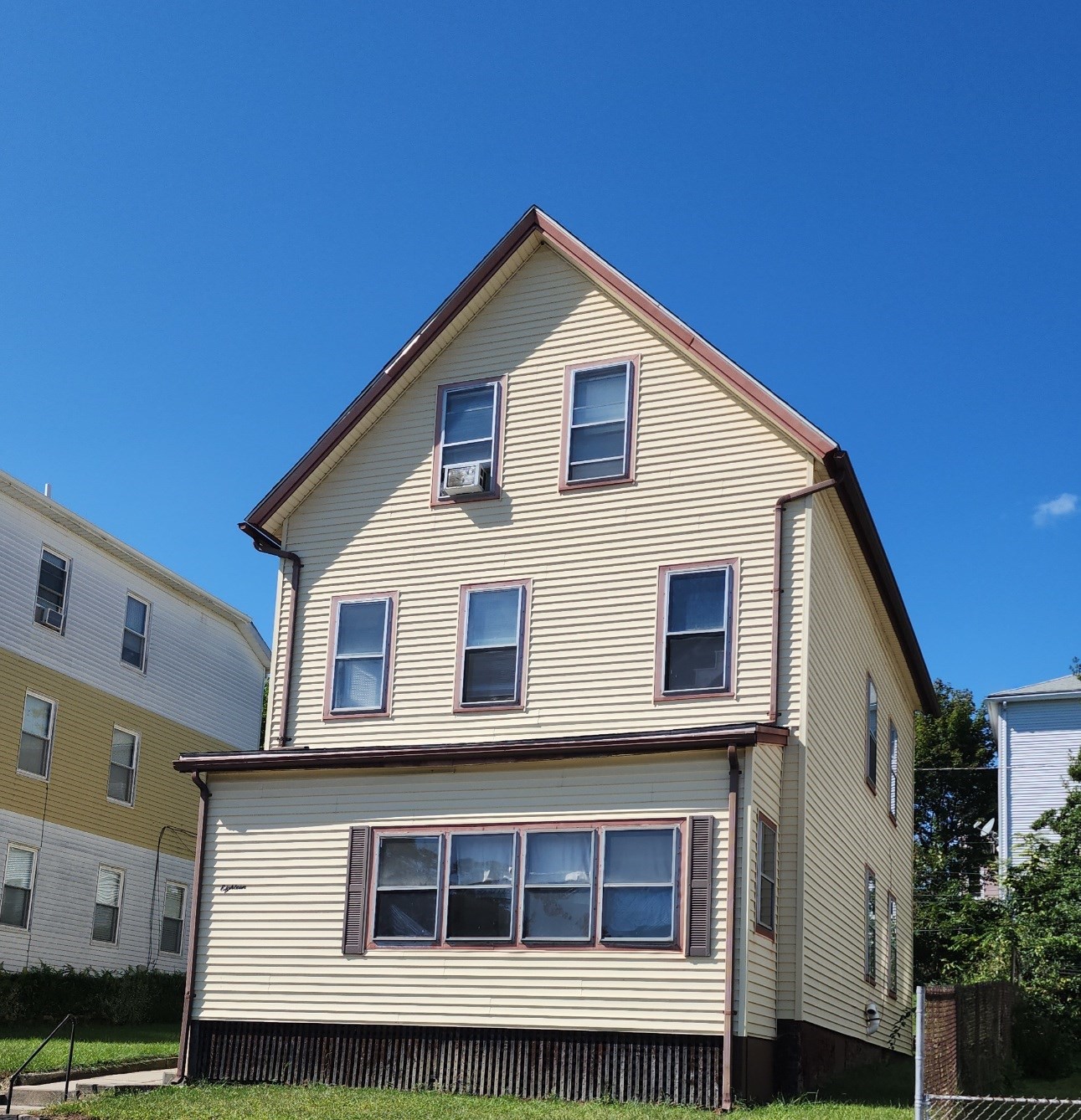 18 Maxwell St # 2 Property Photo 10