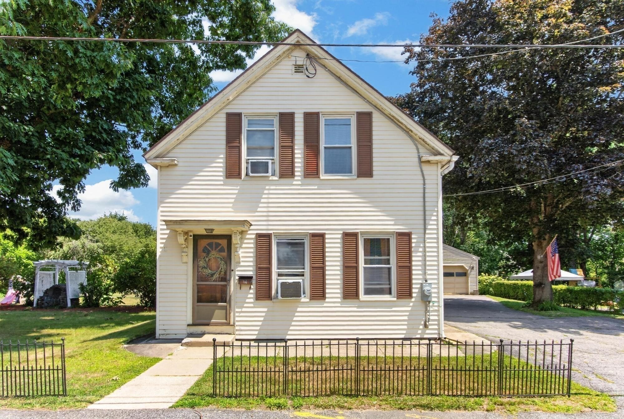 14 Green St. Property Photo 15