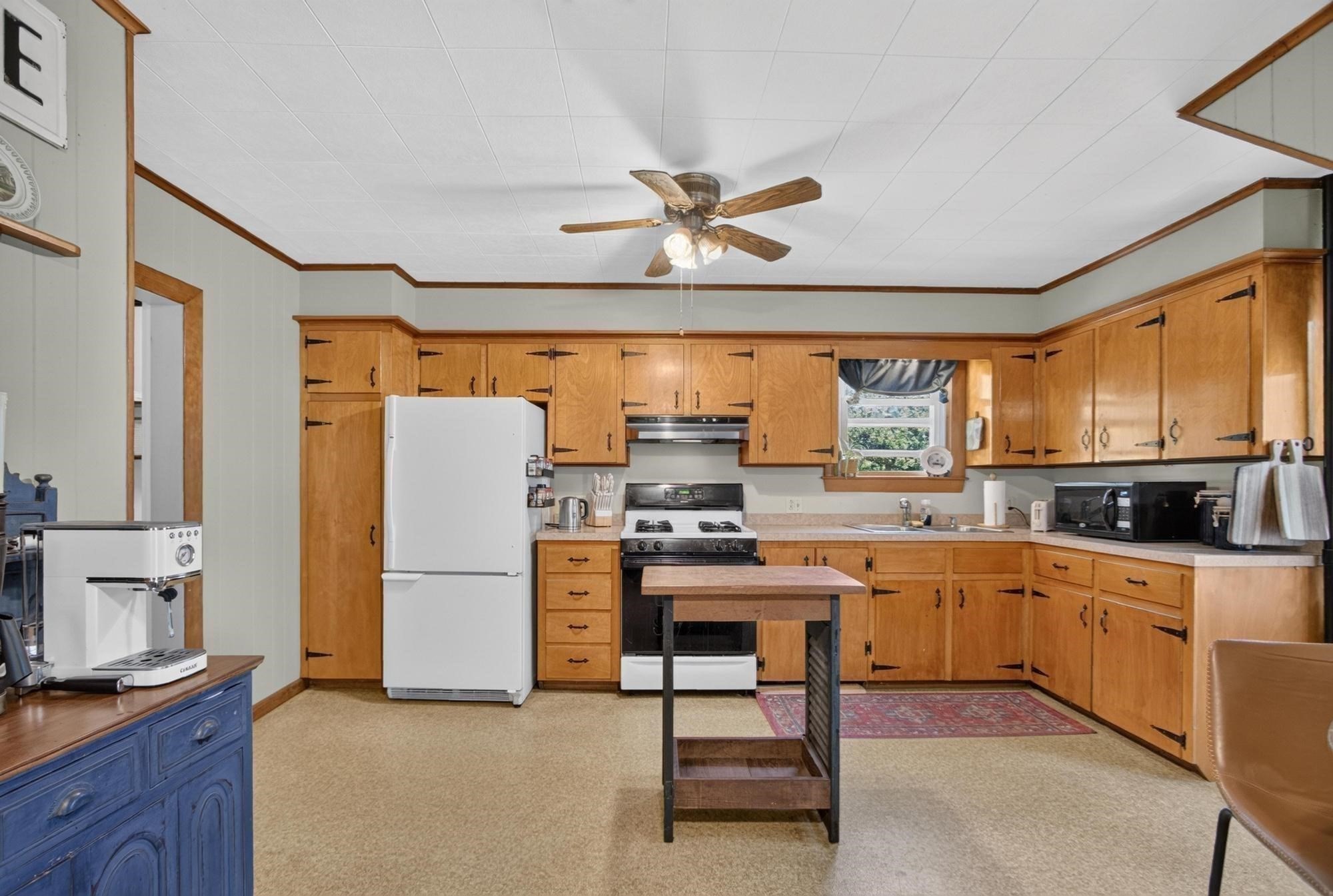 14 Green St. Property Photo 24