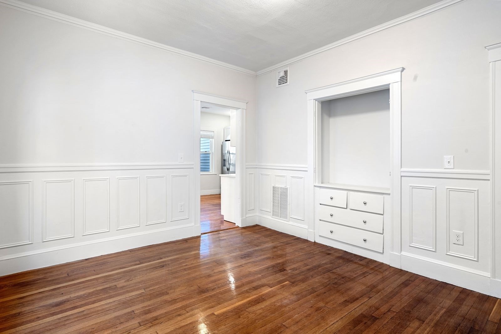 60 Lithgow Street # 1 Property Photo 3