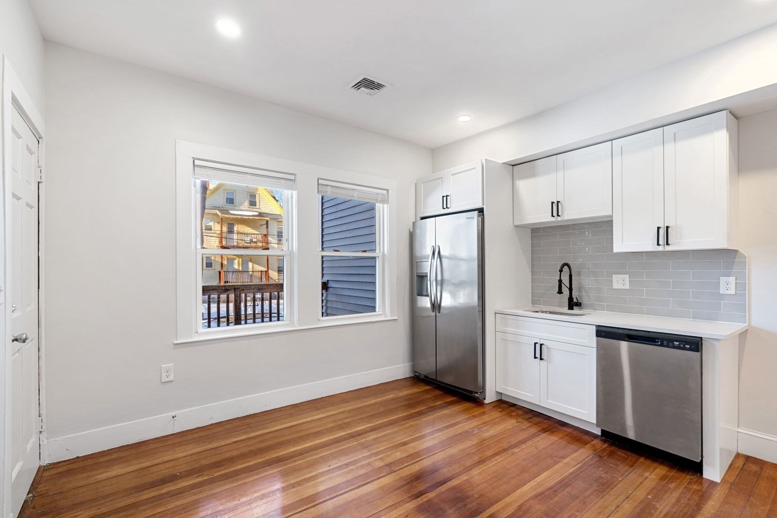 60 Lithgow Street # 1 Property Photo 6