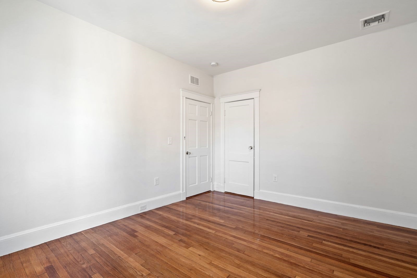 60 Lithgow Street # 1 Property Photo 15