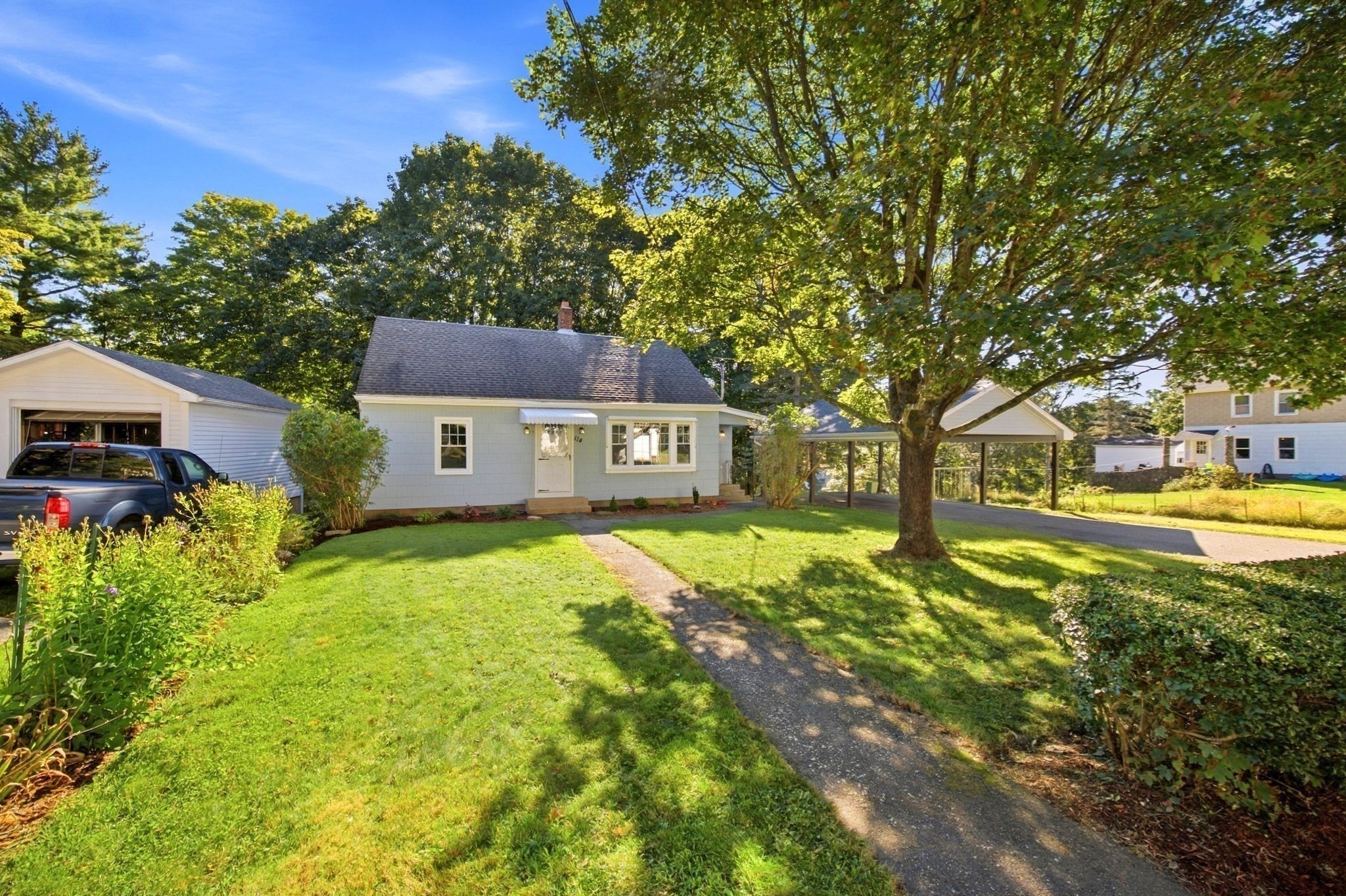 114 Quaboag St Property Photo 1