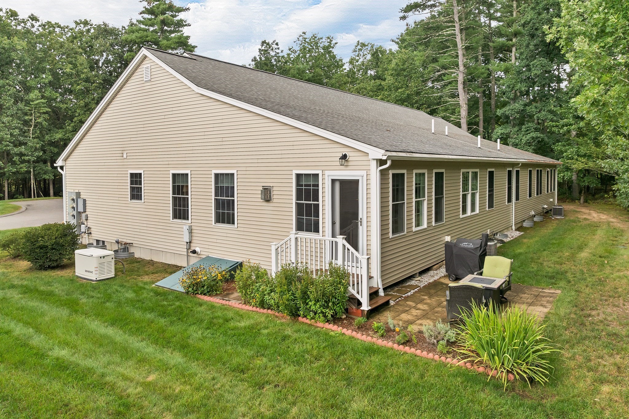 7 Benning St # A Property Photo 4