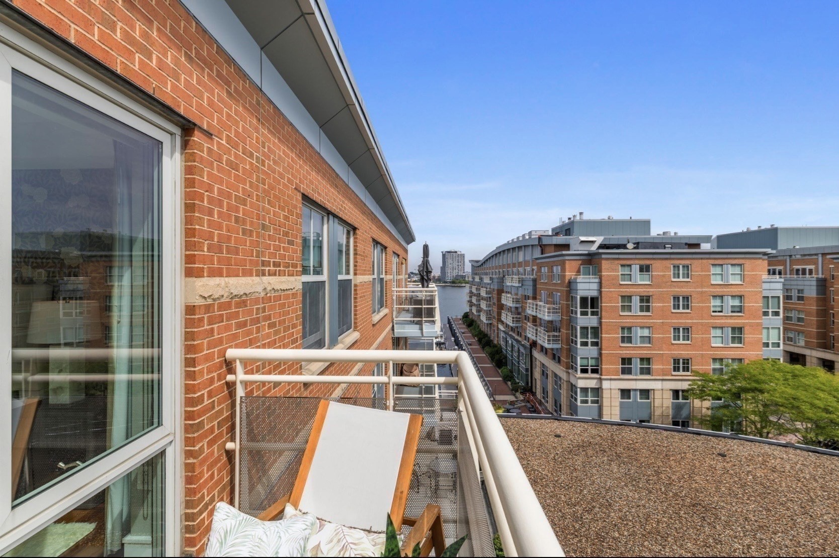 2 Battery Wharf Property Photo 27