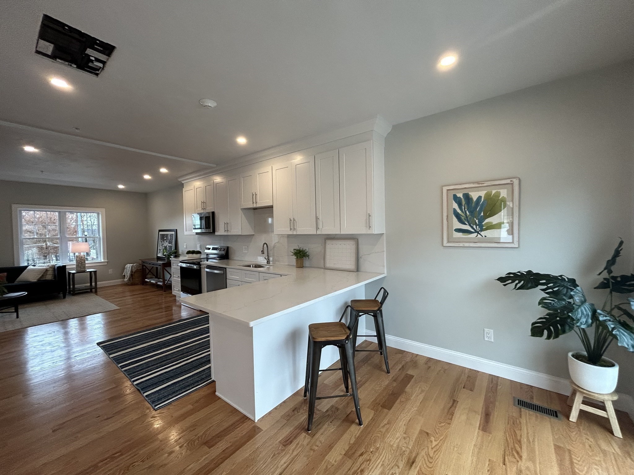10 Windsor St Property Photo 7