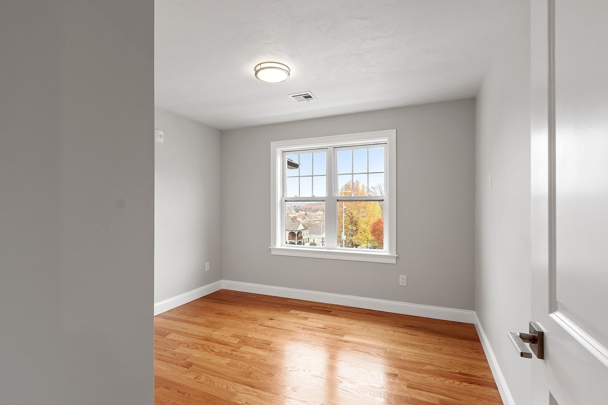 10 Windsor St Property Photo 27