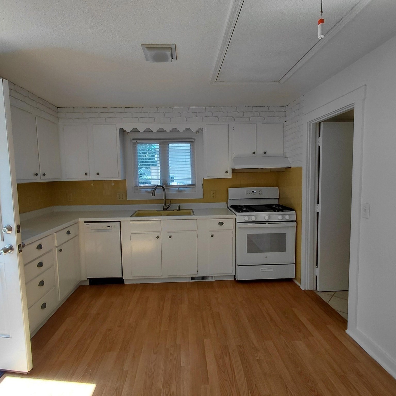 156 Fir Street Property Photo 4