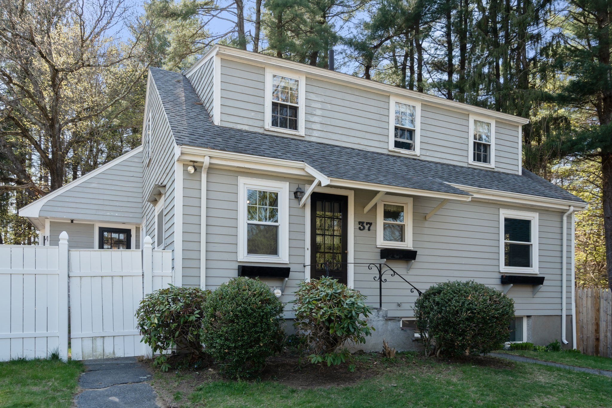 37 School Street Property Photo 2