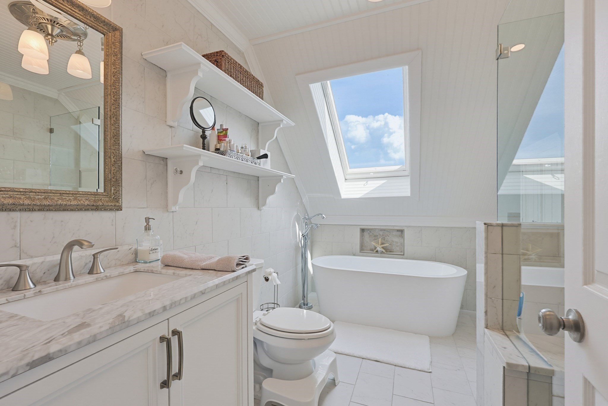 554 White Cliff Dr. Property Photo 21