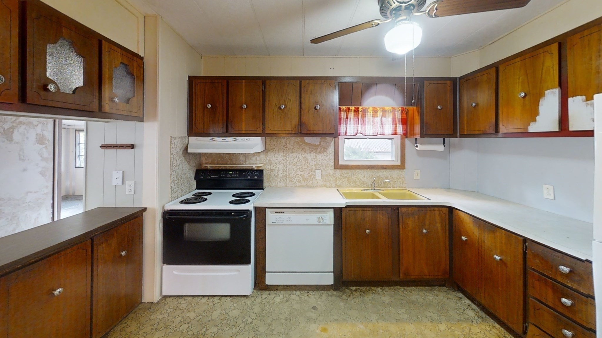 281 Chauncey Walker Street # 86b Property Photo 2