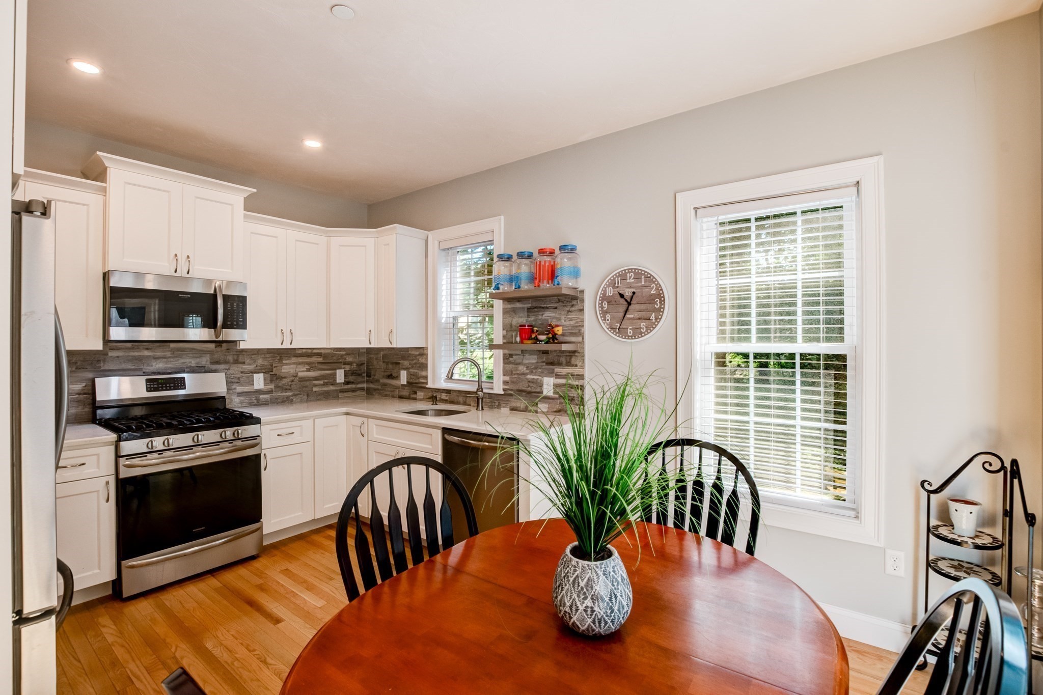 658 Massachusetts Ave # 3 Property Photo 6